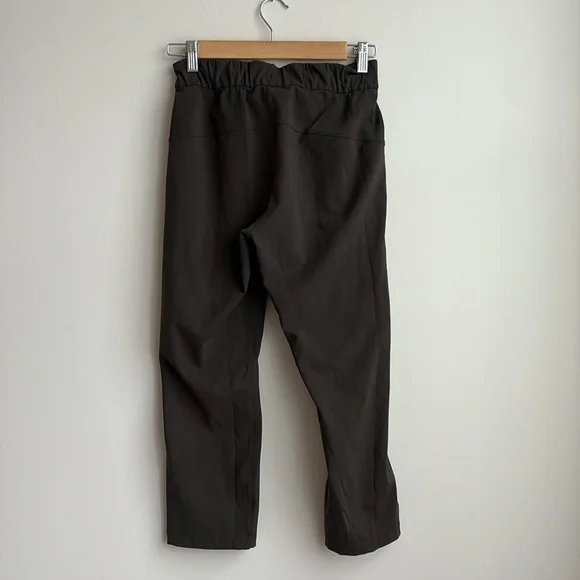 Lululemon On The Fly Crop *23" - Picture 2 of 2